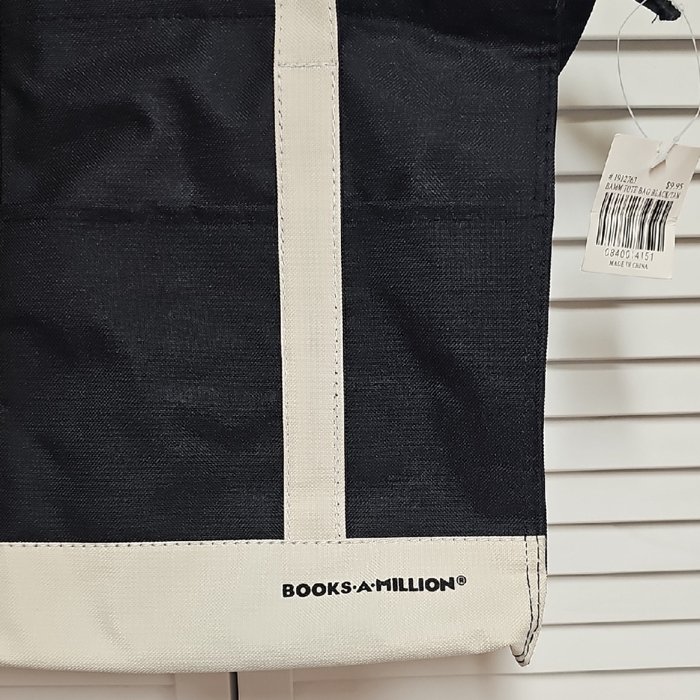 NWT Vintage Black and Cream Canvas Books-A-Million With Zipper & Pockets - Picture 2 of 7